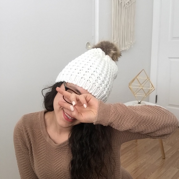 ❗️Two Left❗️NWT Ivory Beanie - Picture 4 of 4
